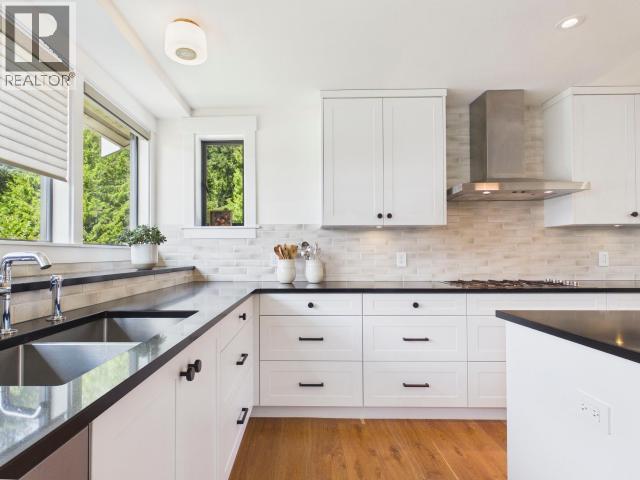 3436 CARIBOO AVE - 8