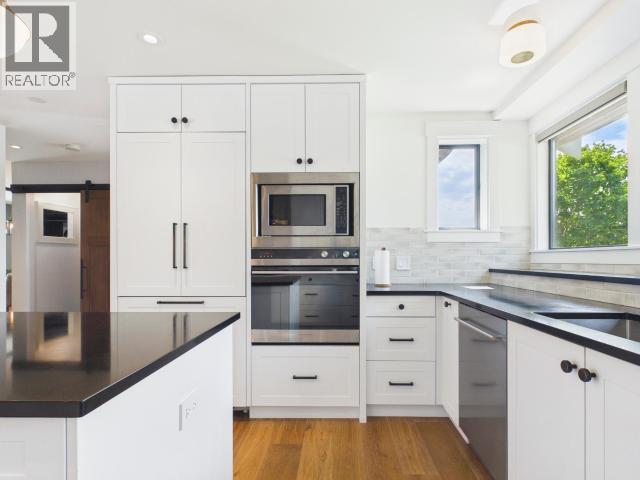 3436 CARIBOO AVE - Image 11