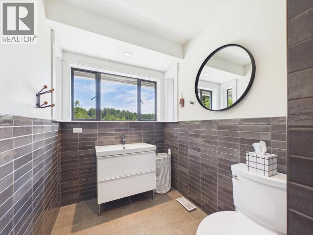 3436 CARIBOO AVE - Image 41