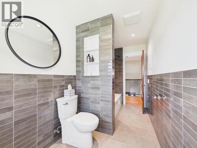3436 CARIBOO AVE - 42