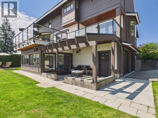 3436 CARIBOO AVE - 54
