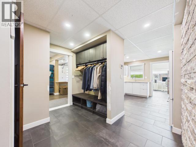 3436 CARIBOO AVE - 60