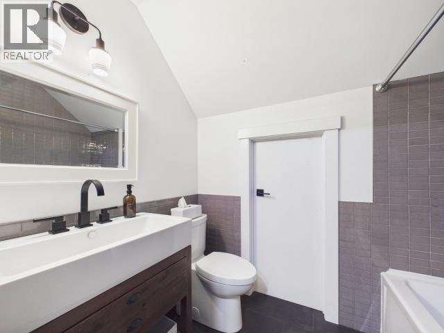 3436 CARIBOO AVE - 49