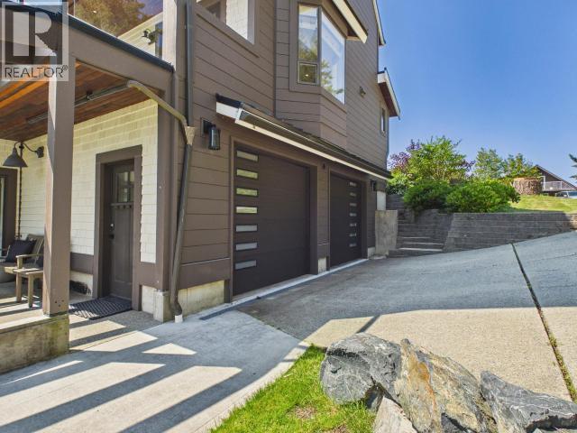 3436 CARIBOO AVE - 56