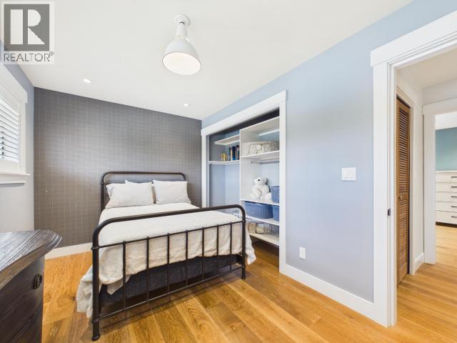 3436 CARIBOO AVE - 44