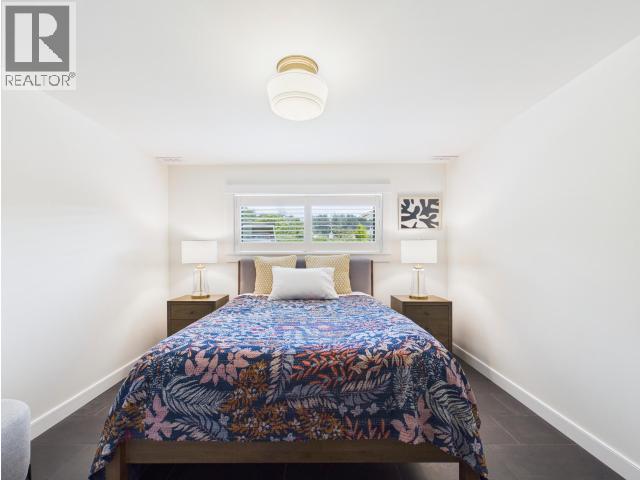 3436 CARIBOO AVE - 48