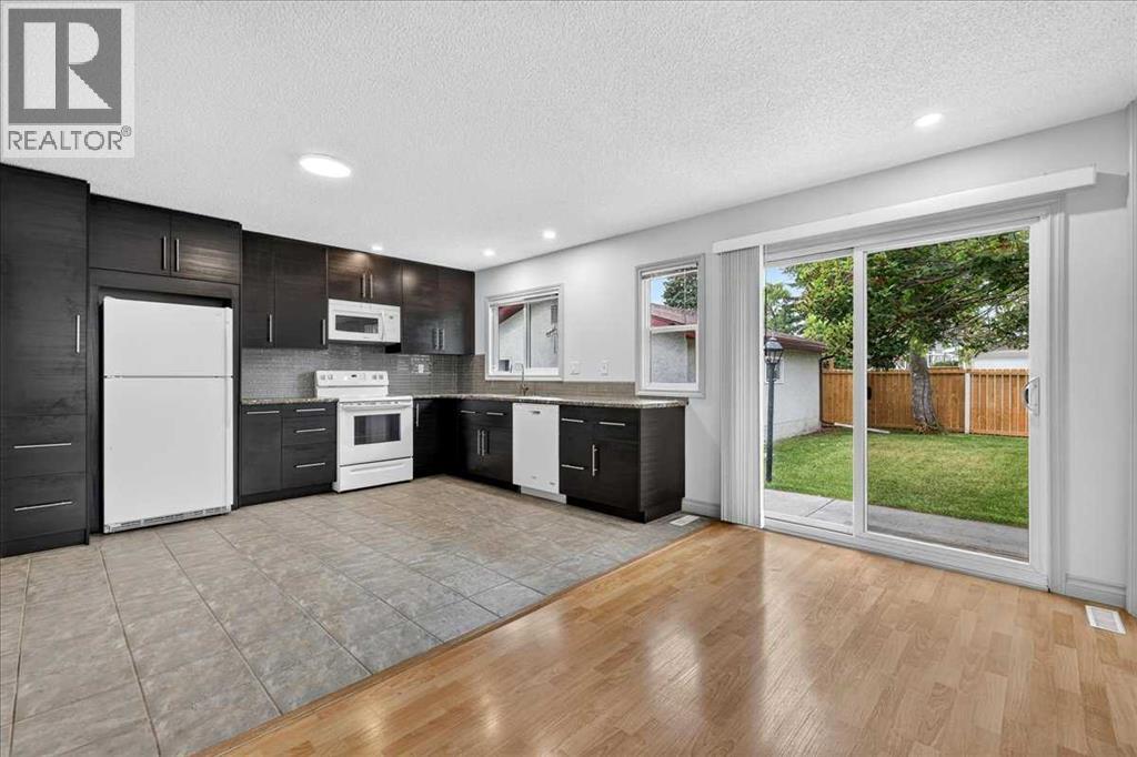 4707 Brockington Road NW, Brentwood, Calgary photo 3