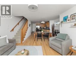 3 728 Gibsons Way, Gibsons, BC V0N1V9 Photo 12