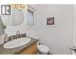 3 728 Gibsons Way, Gibsons, BC V0N1V9 Photo 18