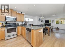 3 728 Gibsons Way, Gibsons, BC V0N1V9 Photo 6