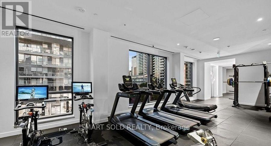 #505 39 ROEHAMPTON AVENUE - 11