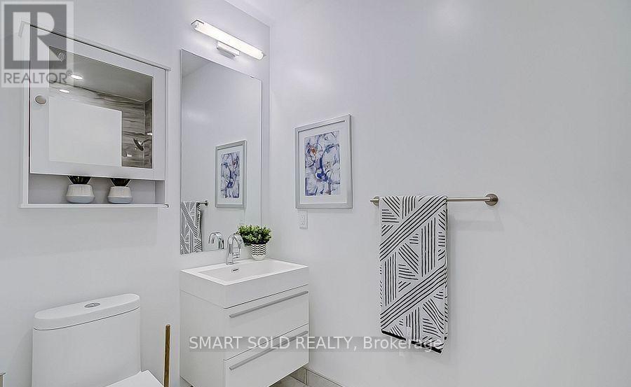 #505 39 ROEHAMPTON AVENUE - 5