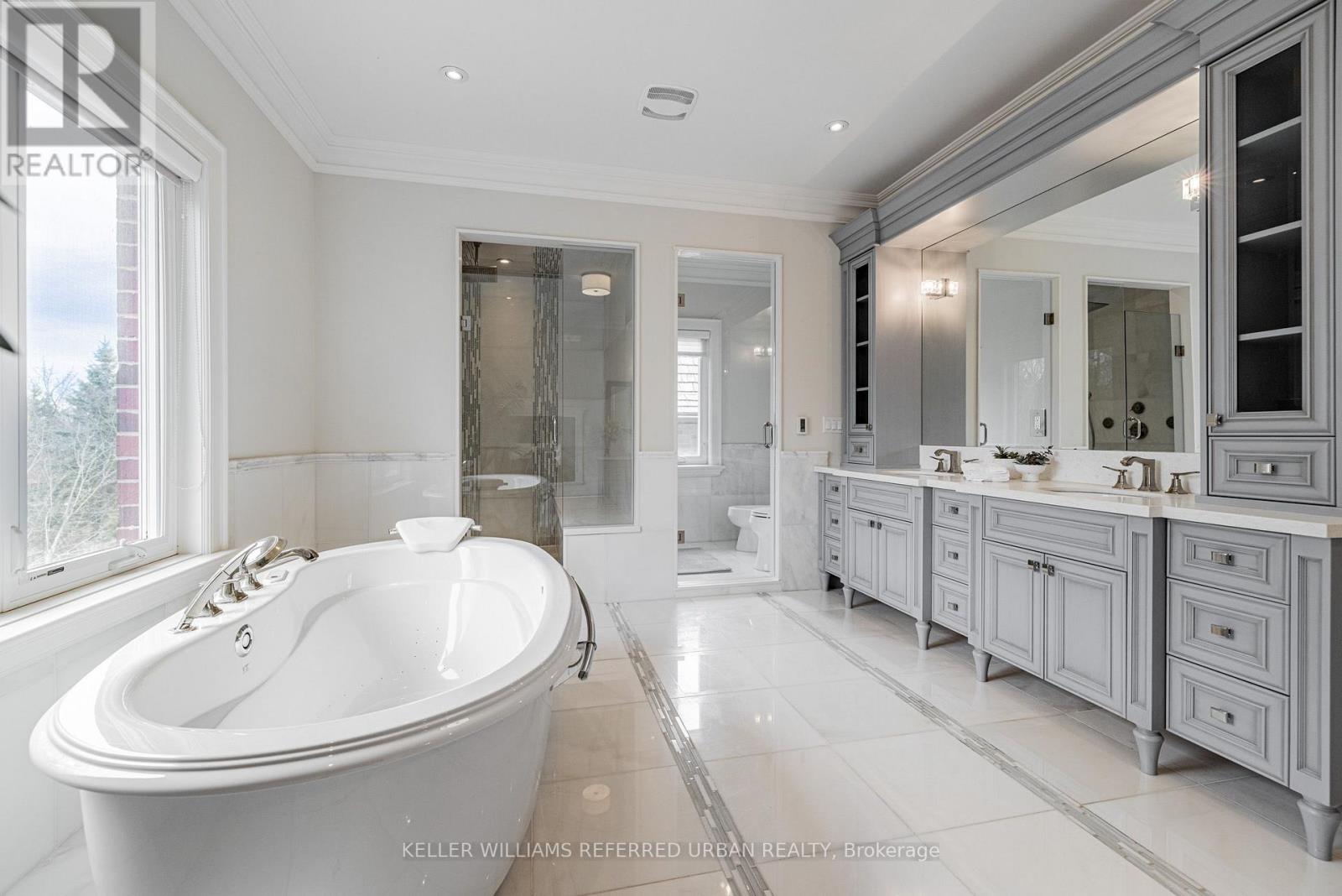 60 HAWKSBURY DRIVE - 32