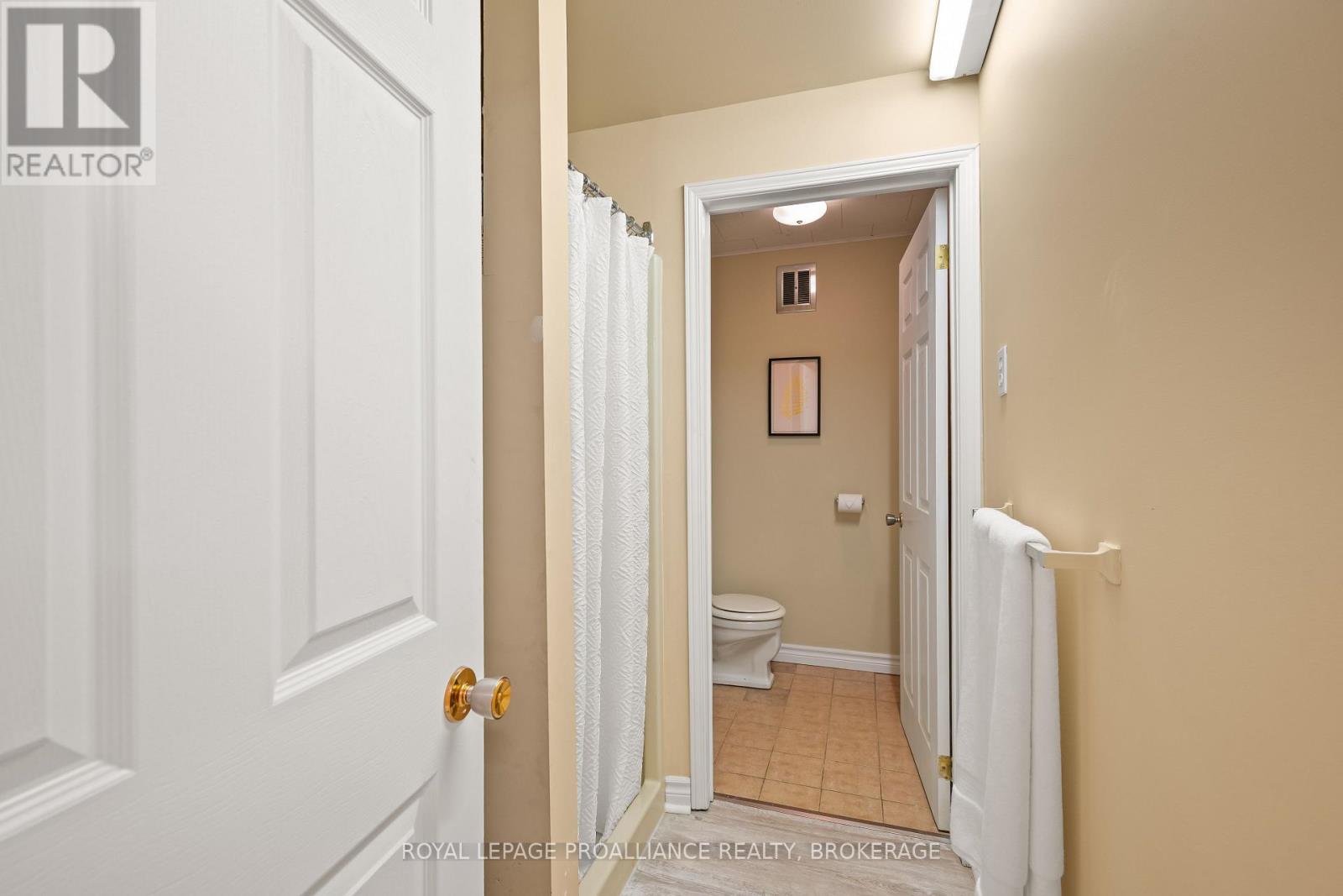 2 CHURCHILL STREET - Image 36