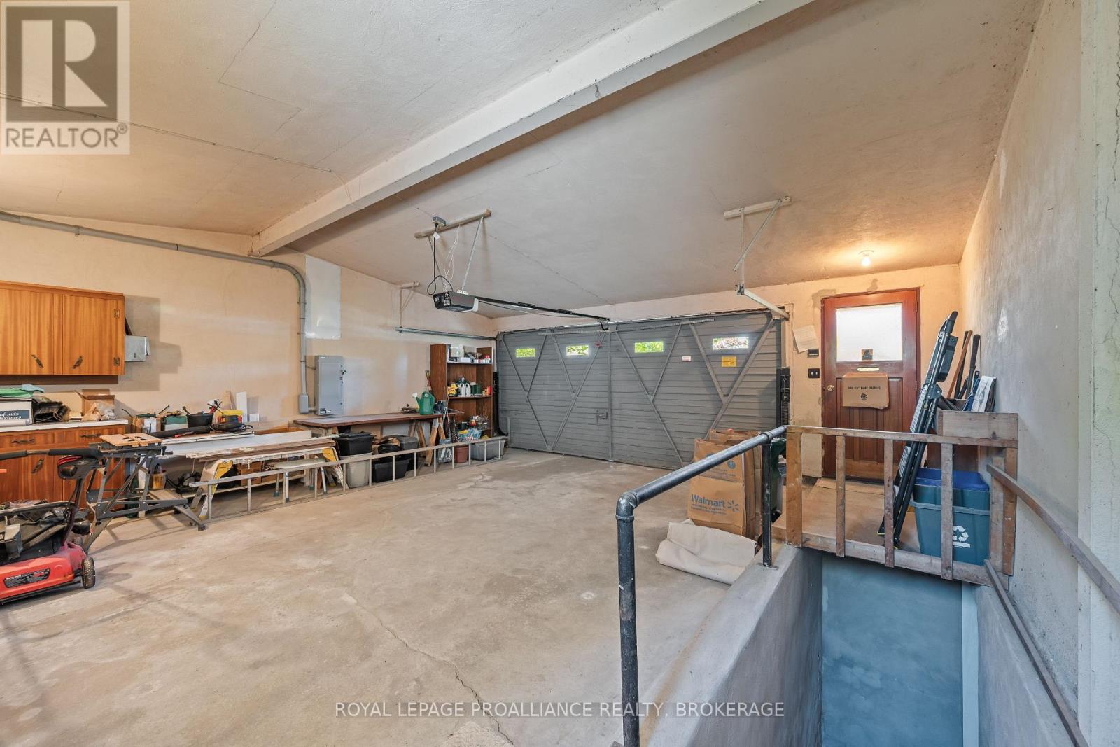 2 CHURCHILL STREET - 44