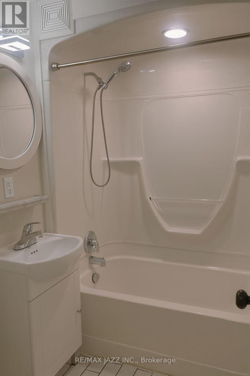 37-43 LEONARD AVENUE - 5