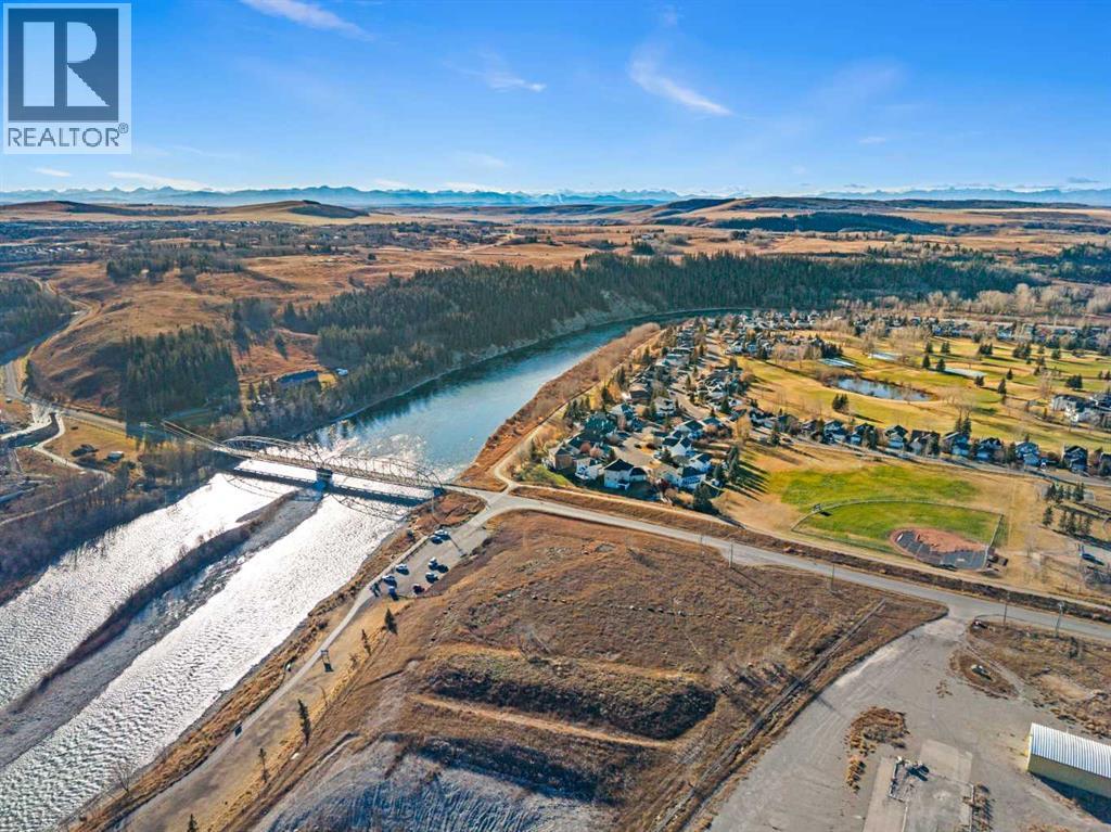 525 River Heights Drive, Cochrane