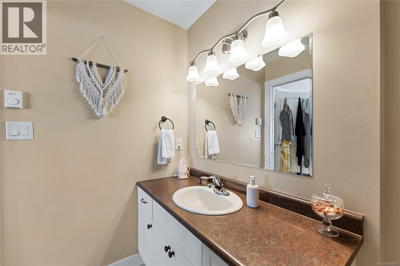 7978 Northview Dr - Image 19