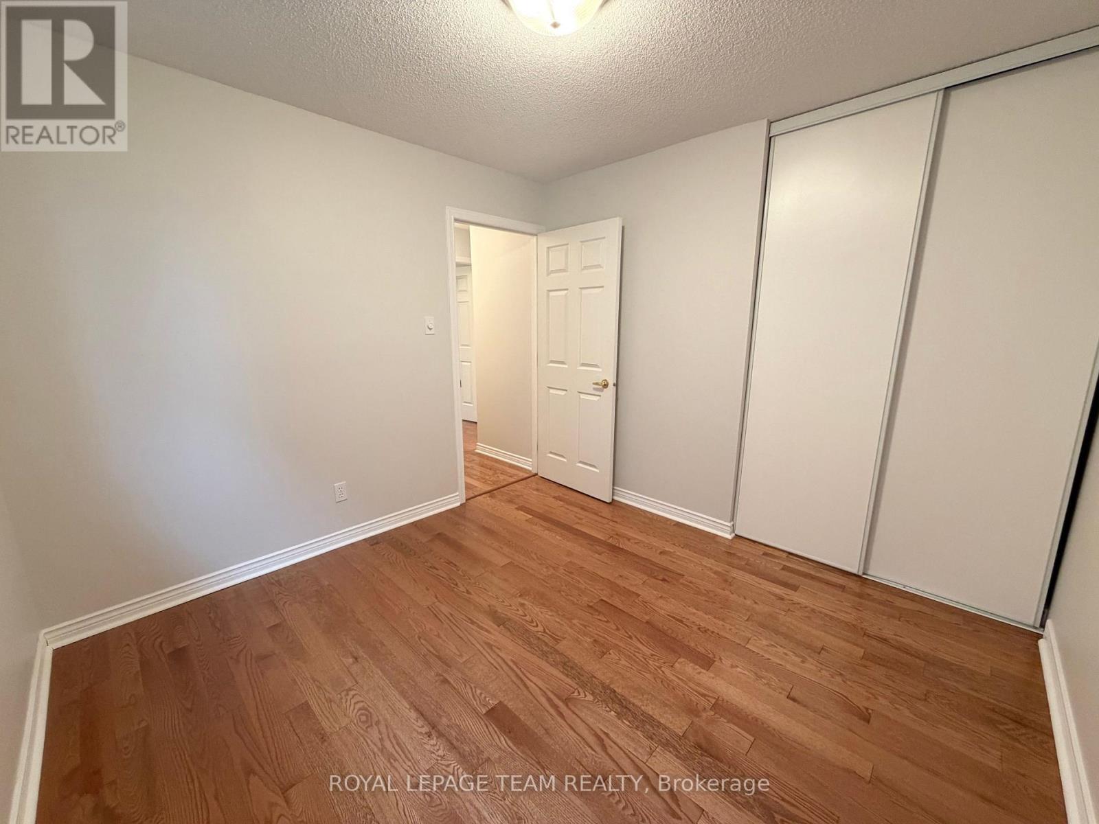 16 FAIRVIEW CRESCENT - Image 26
