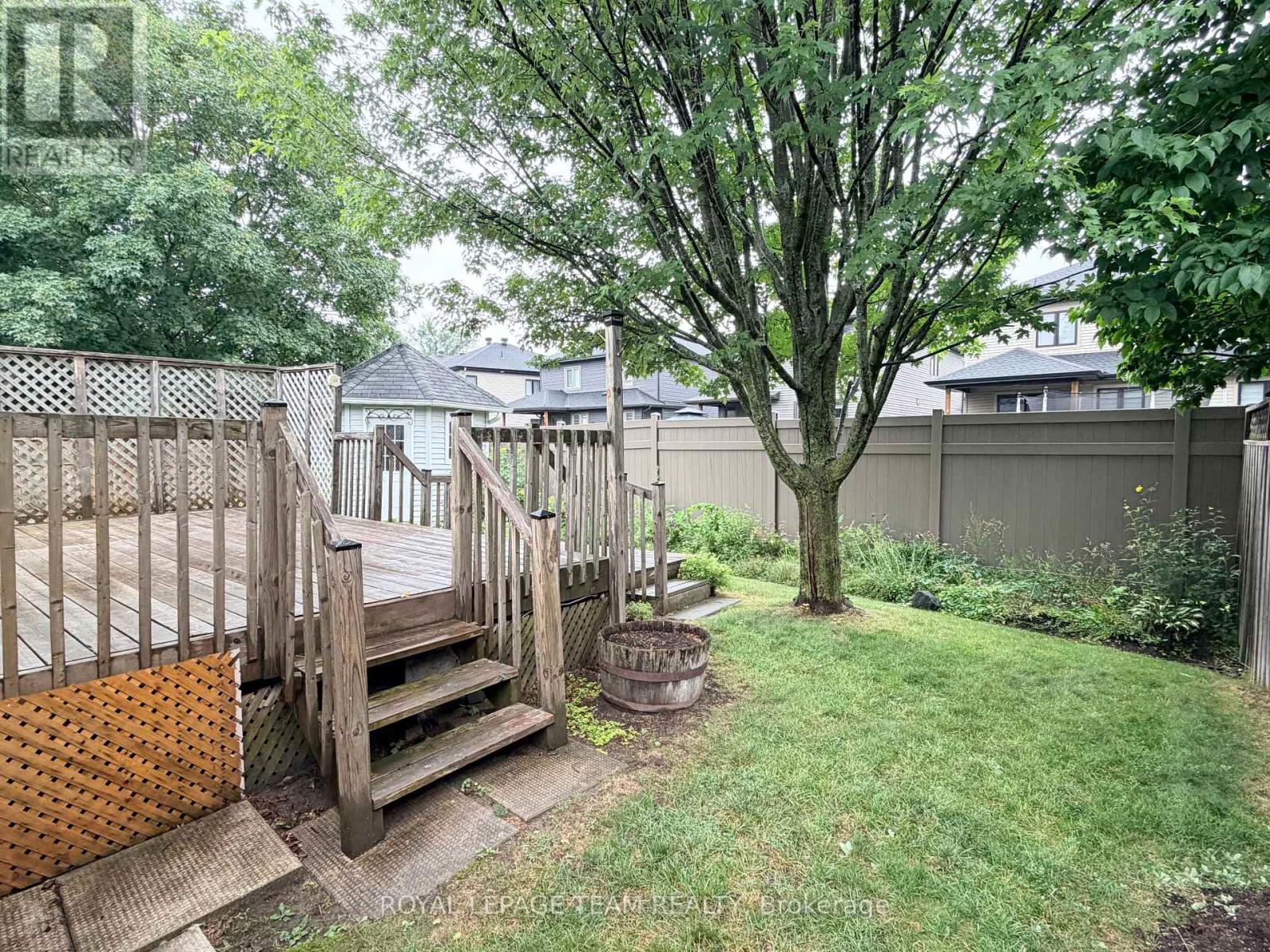 16 FAIRVIEW CRESCENT - 38