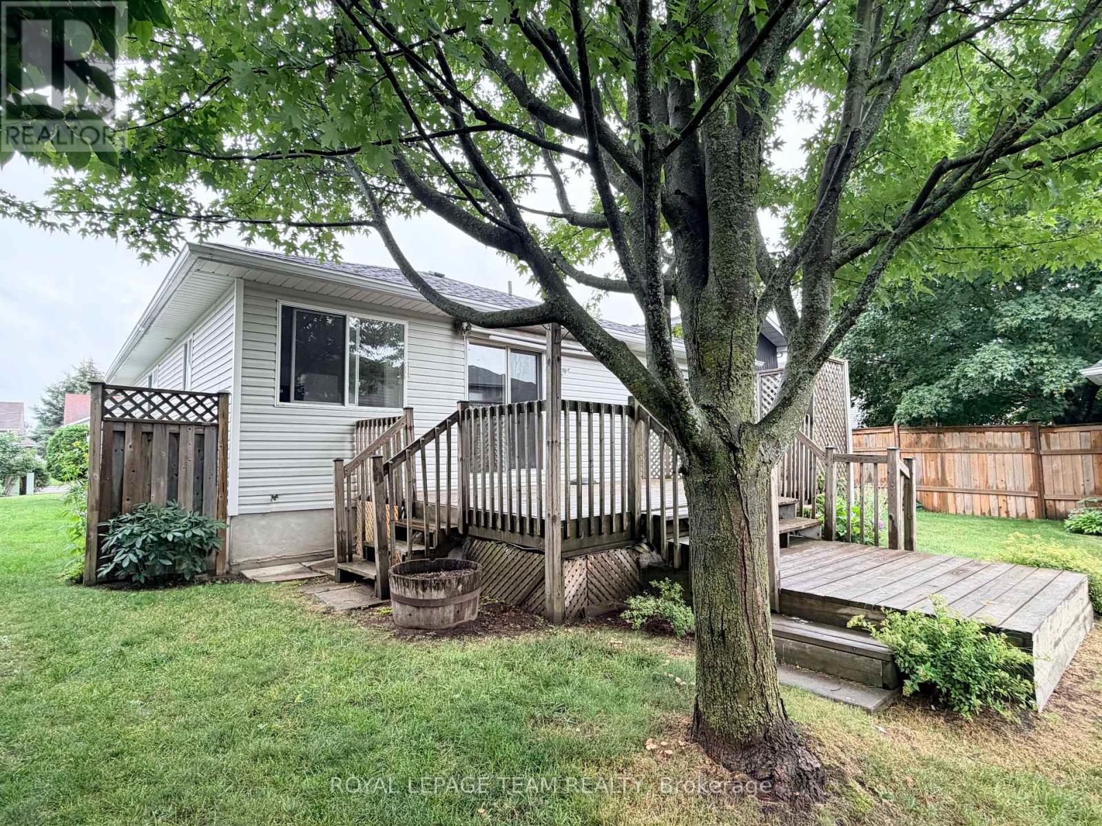 16 FAIRVIEW CRESCENT - Image 39