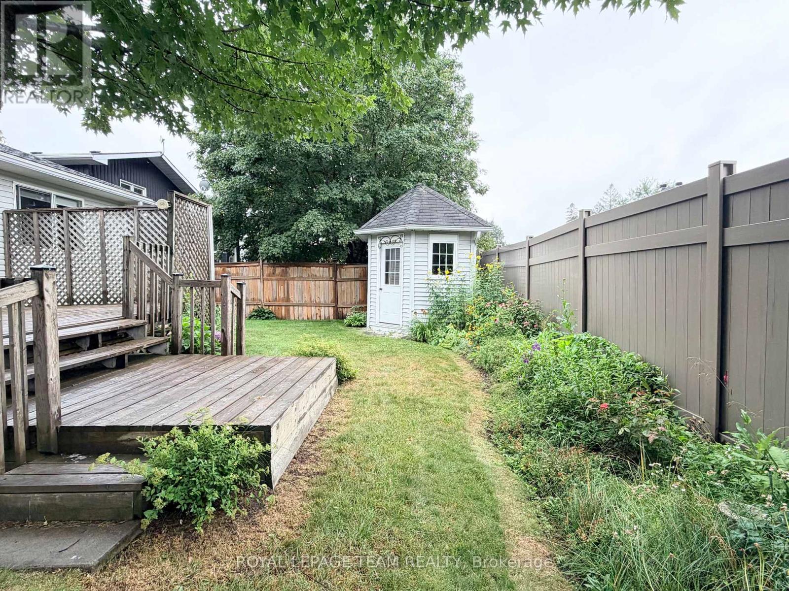 16 FAIRVIEW CRESCENT - 40