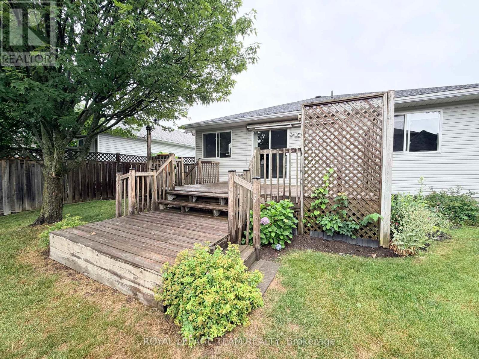 16 FAIRVIEW CRESCENT - 42