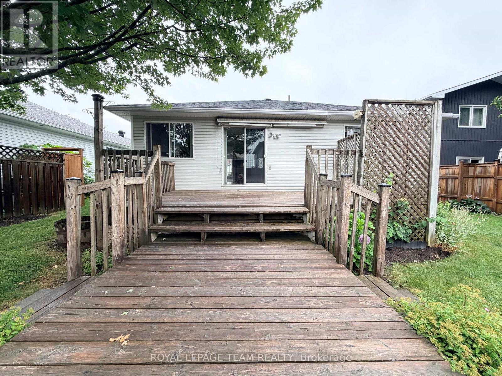 16 FAIRVIEW CRESCENT - Image 43