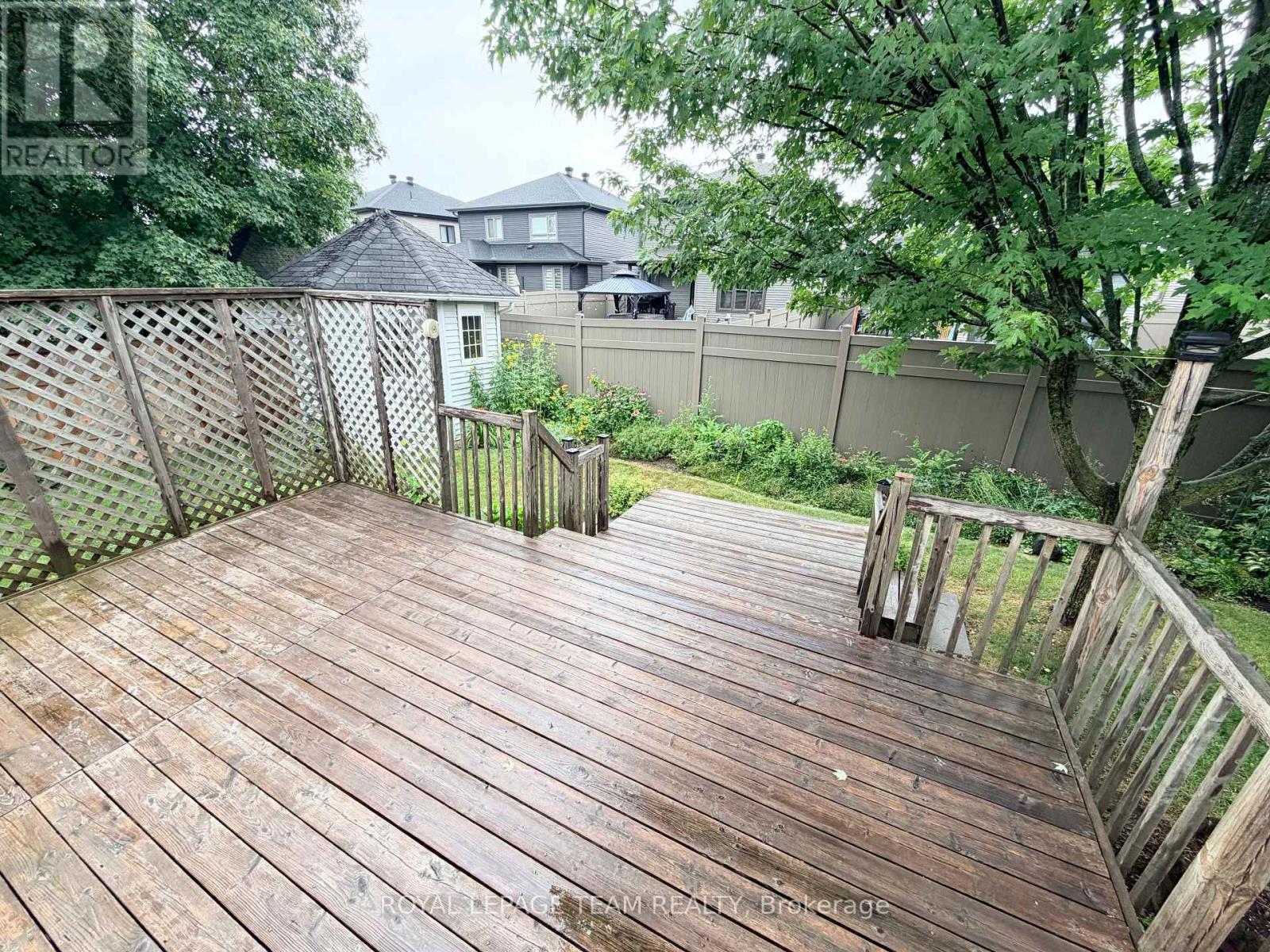 16 FAIRVIEW CRESCENT - 44