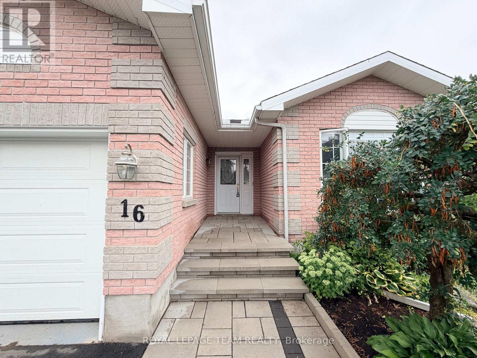 16 FAIRVIEW CRESCENT - Image 5