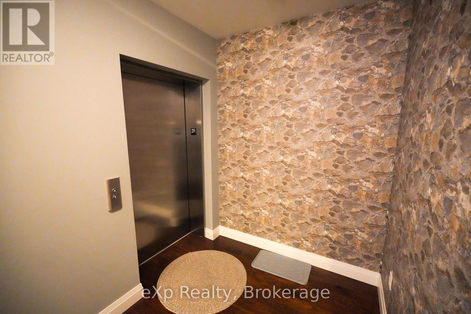 #203 80 9TH STREET E - 23