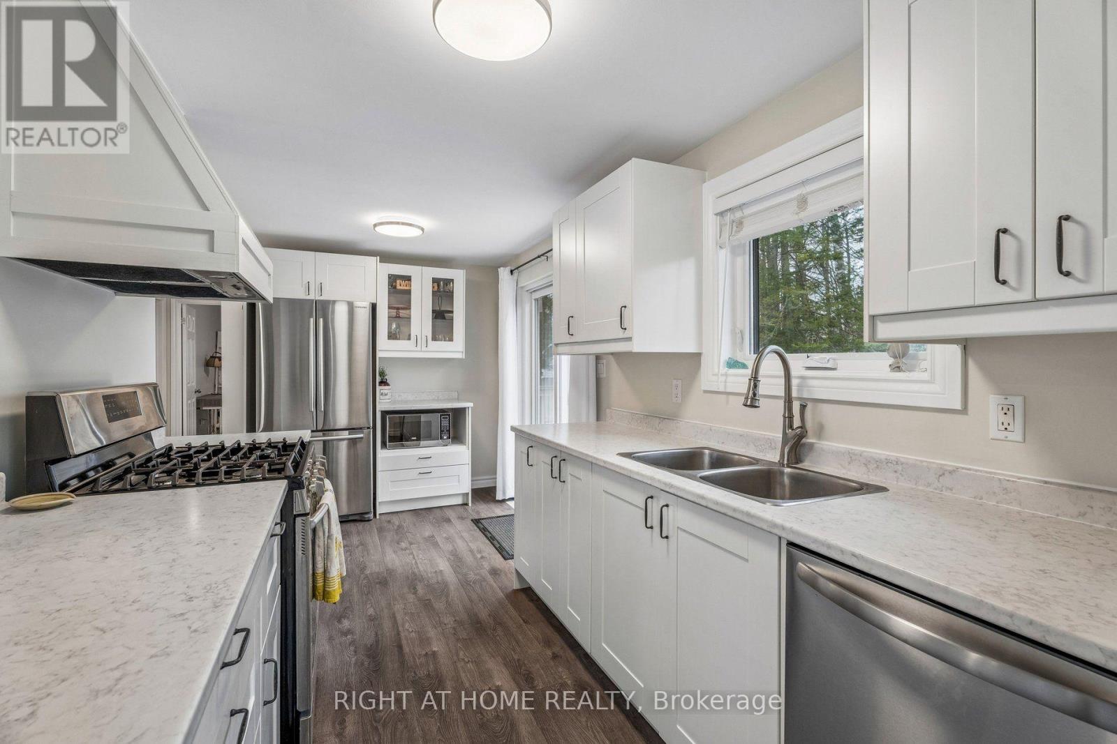 158 ZOO PARK ROAD - 11