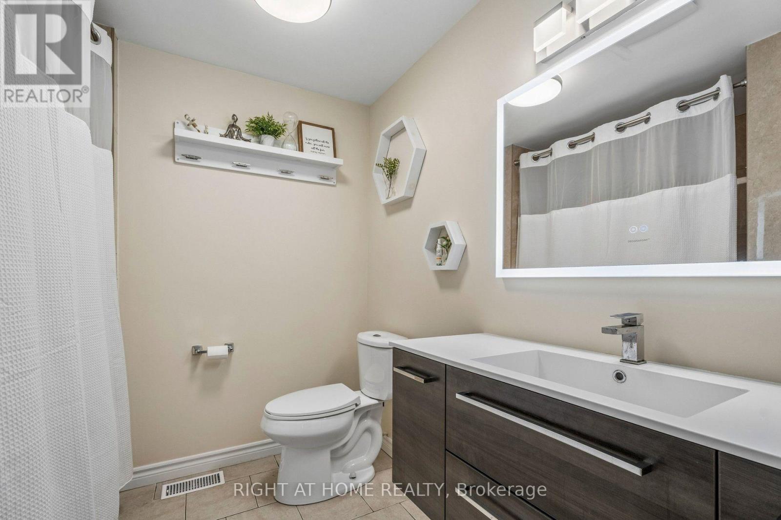 158 ZOO PARK ROAD - 23
