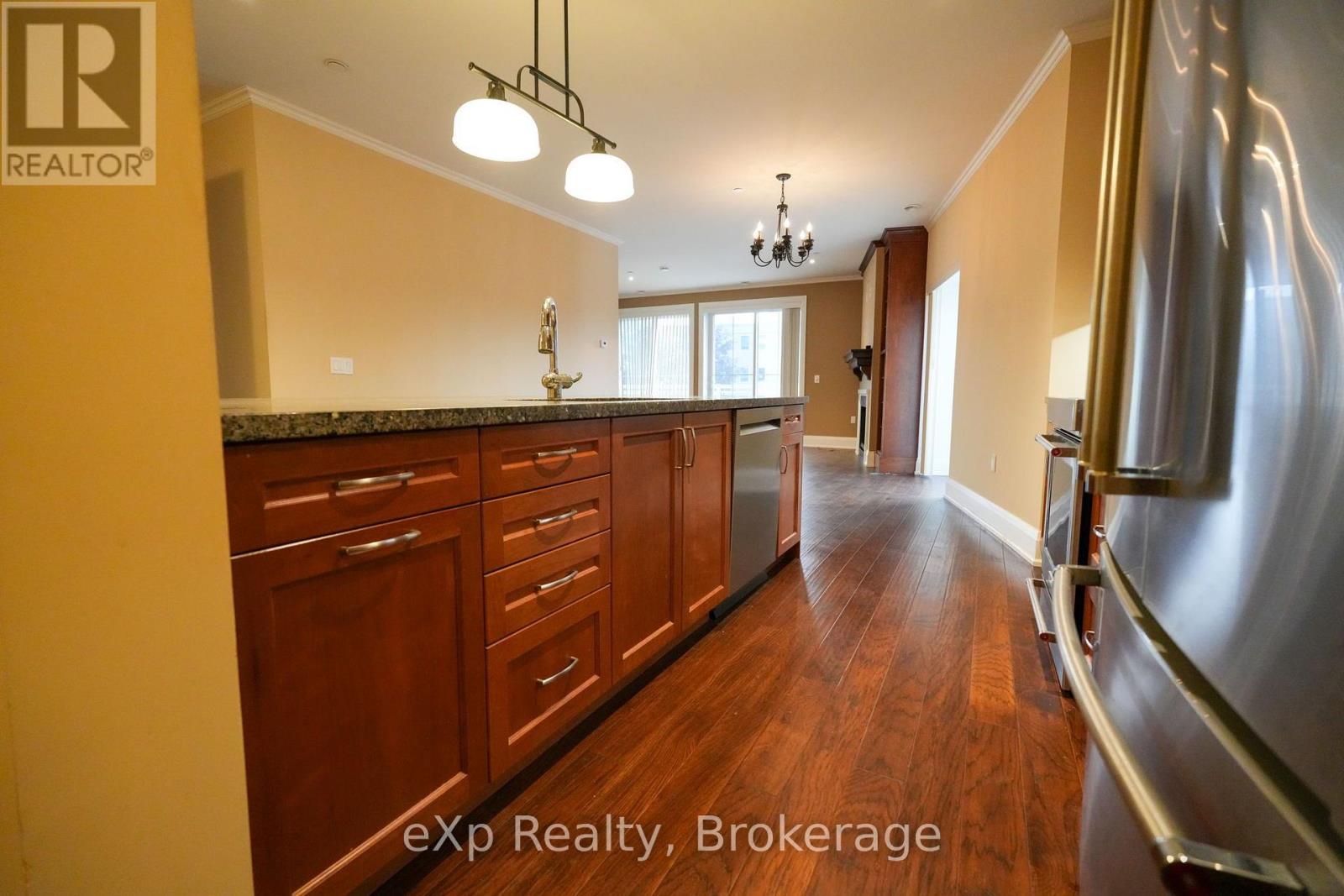 #203 80 9TH STREET E - 20