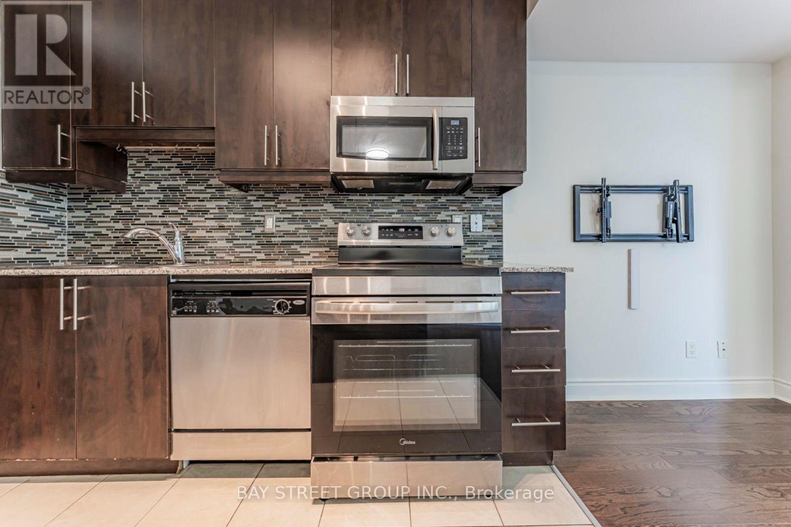 #221 31 OLIVE AVENUE - Image 24