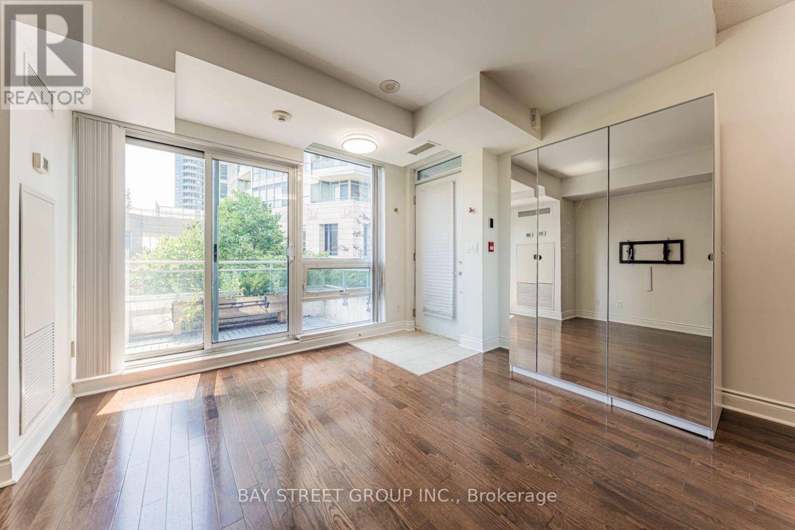 #221 31 OLIVE AVENUE - 20