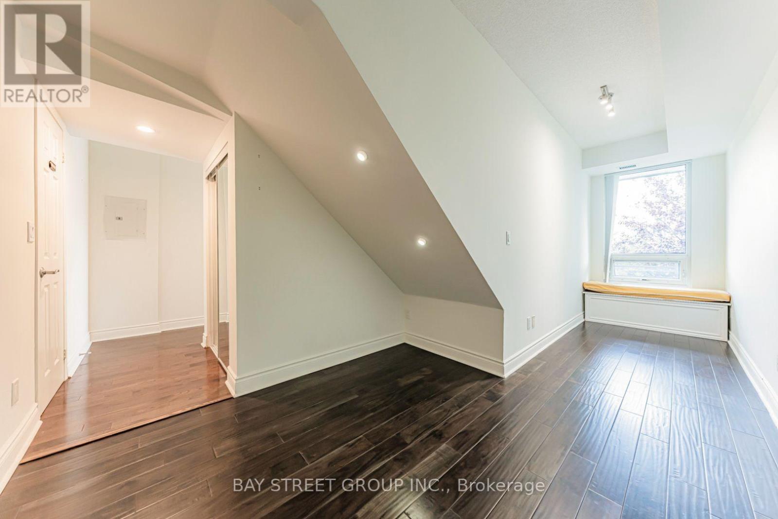 #221 31 OLIVE AVENUE - Image 33