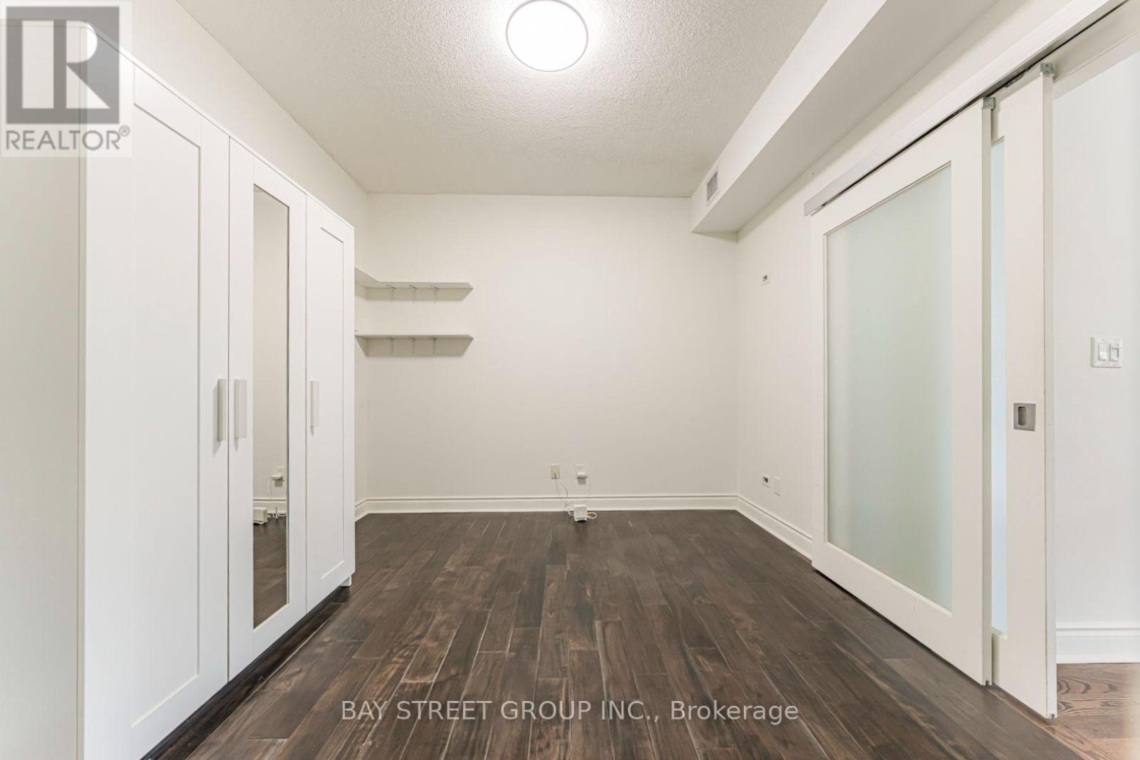 #221 31 OLIVE AVENUE - 29