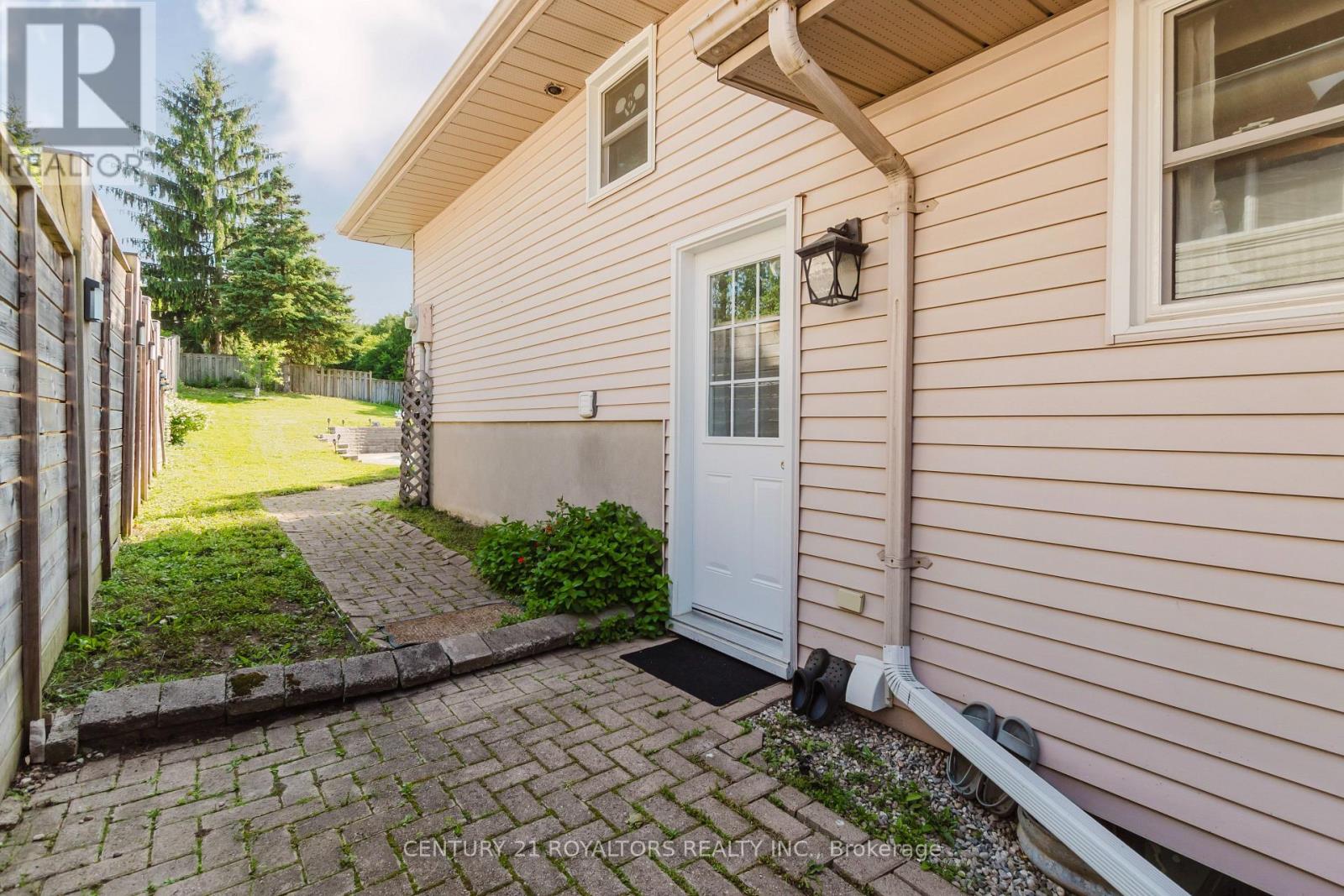 674 CHIDDINGTON AVENUE - Image 19