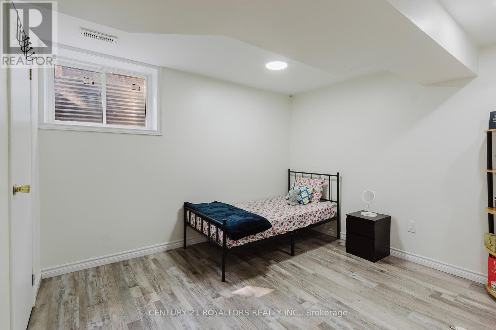 674 CHIDDINGTON AVENUE - Image 28