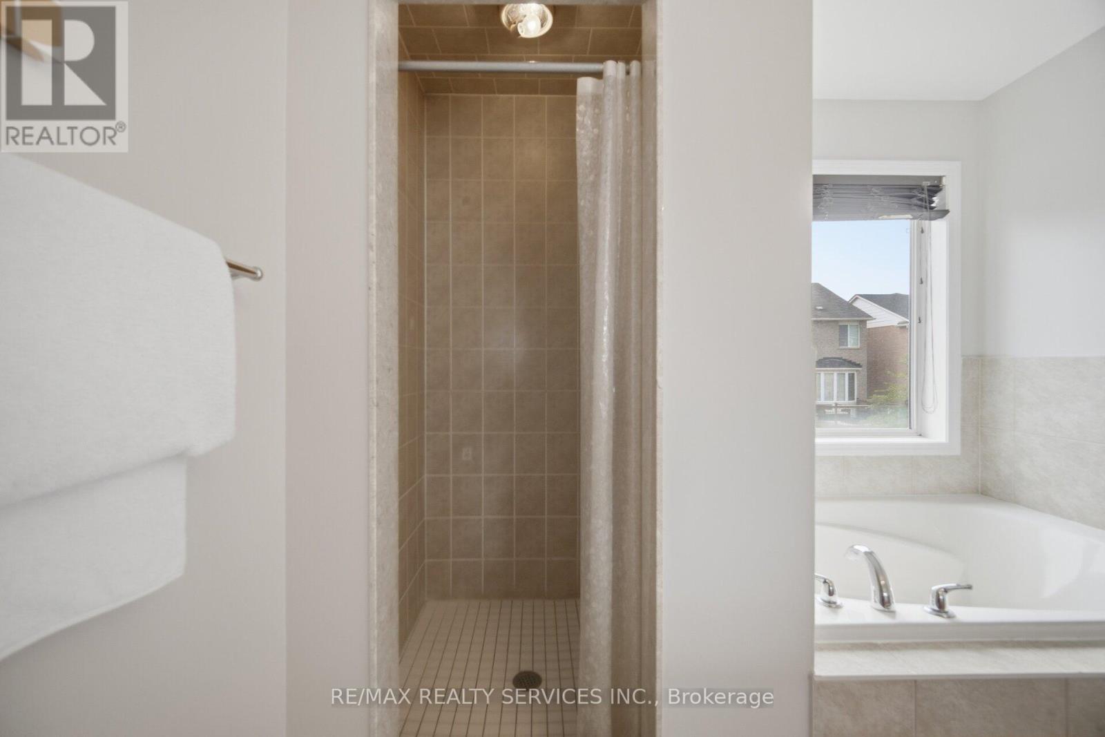 9 OLLIE AVENUE - 28