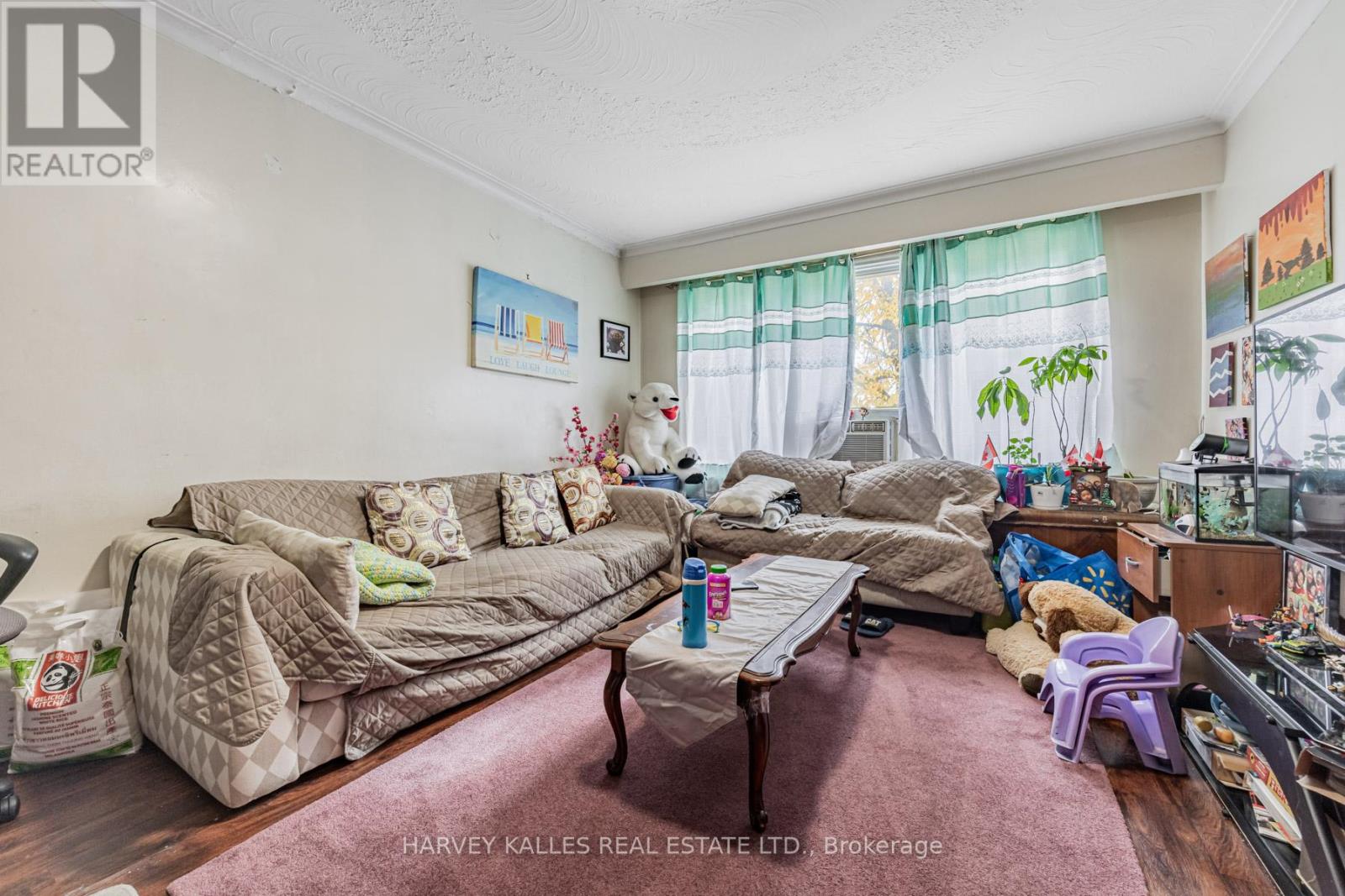 6 CARRINGTON AVENUE - 9