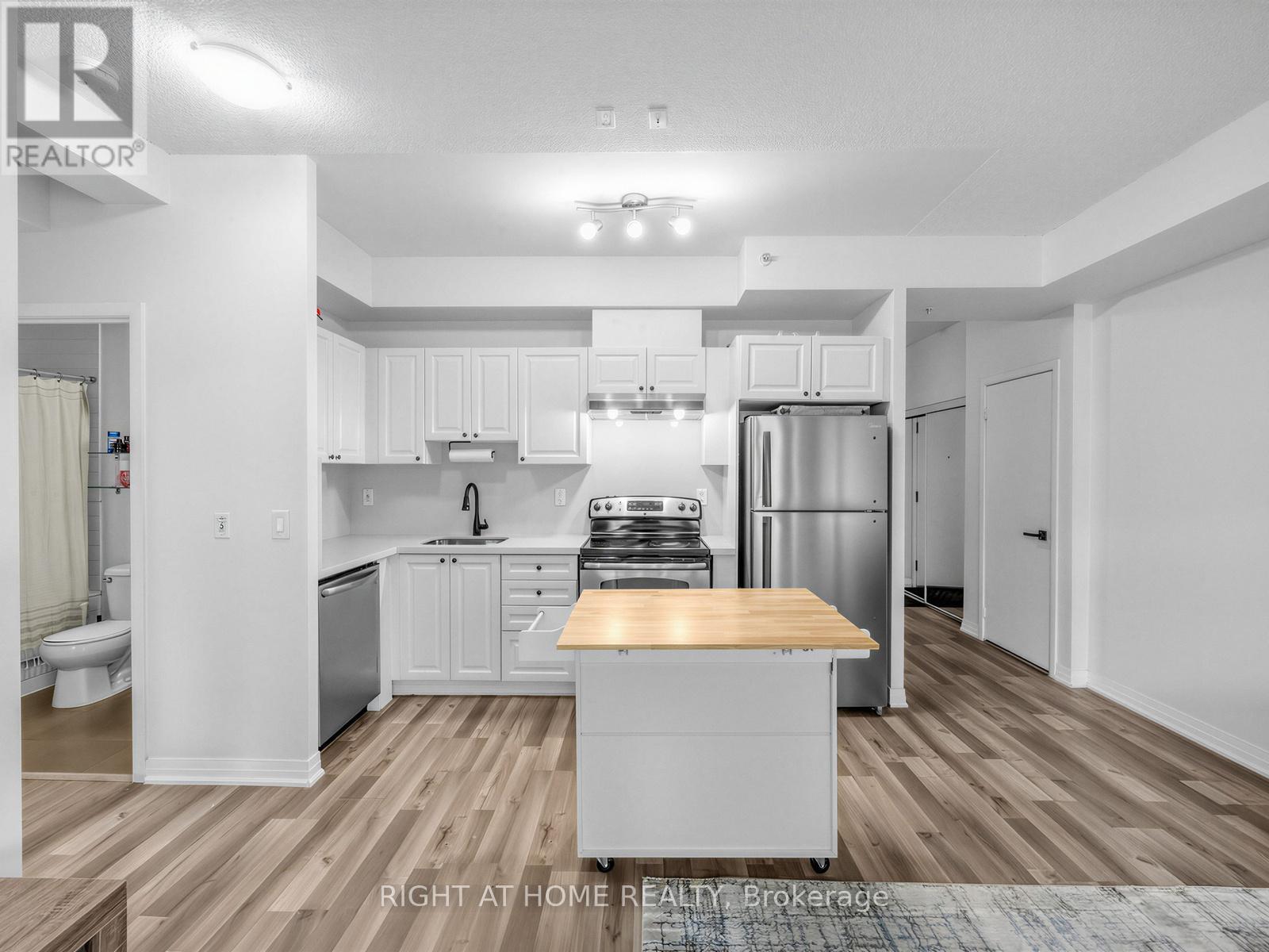 #208 155 LEGION ROAD N - 10