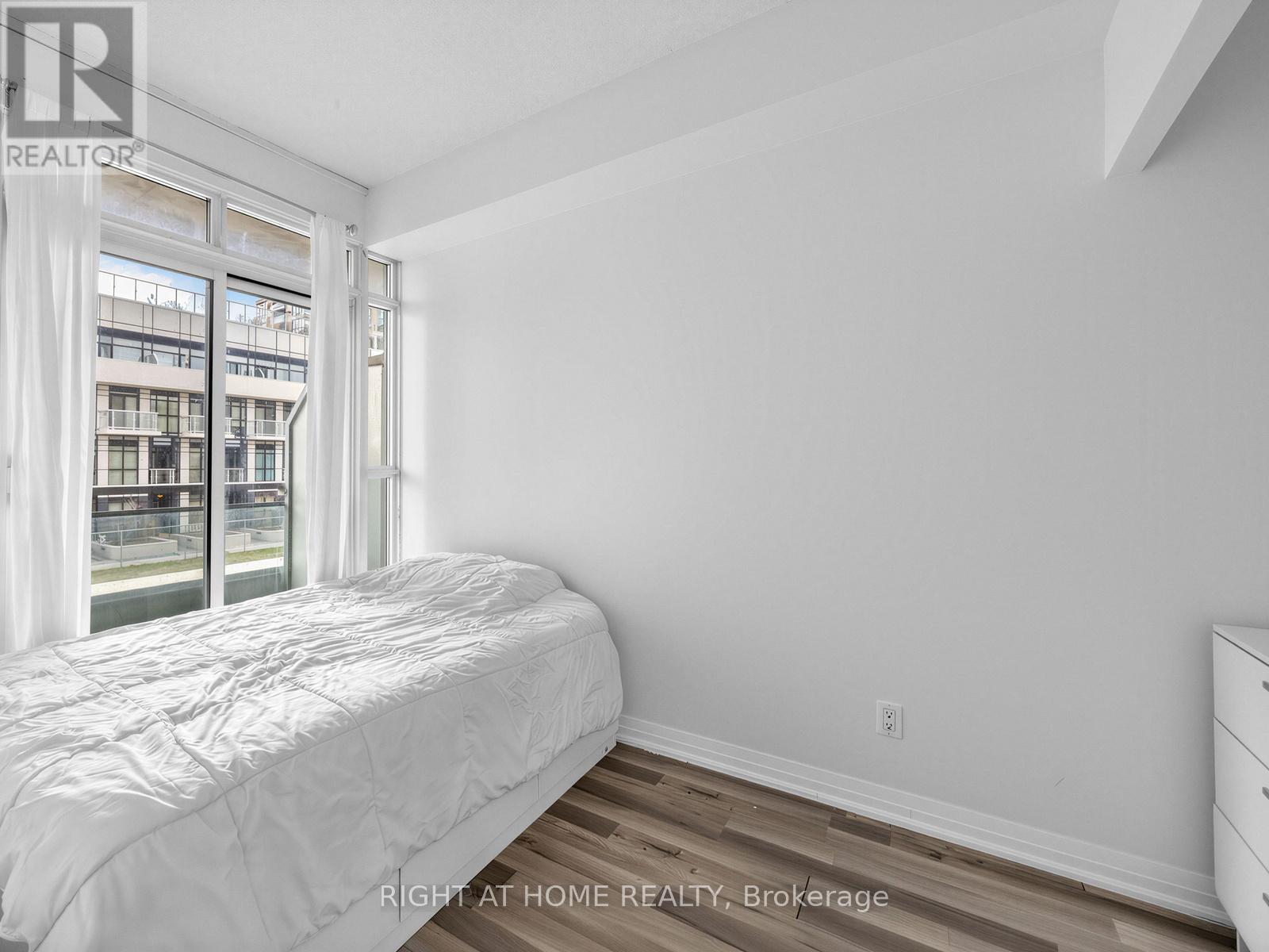 #208 155 LEGION ROAD N - 18