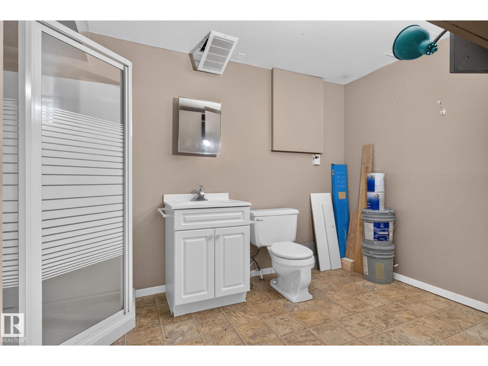 8059 178 ST NW - 26