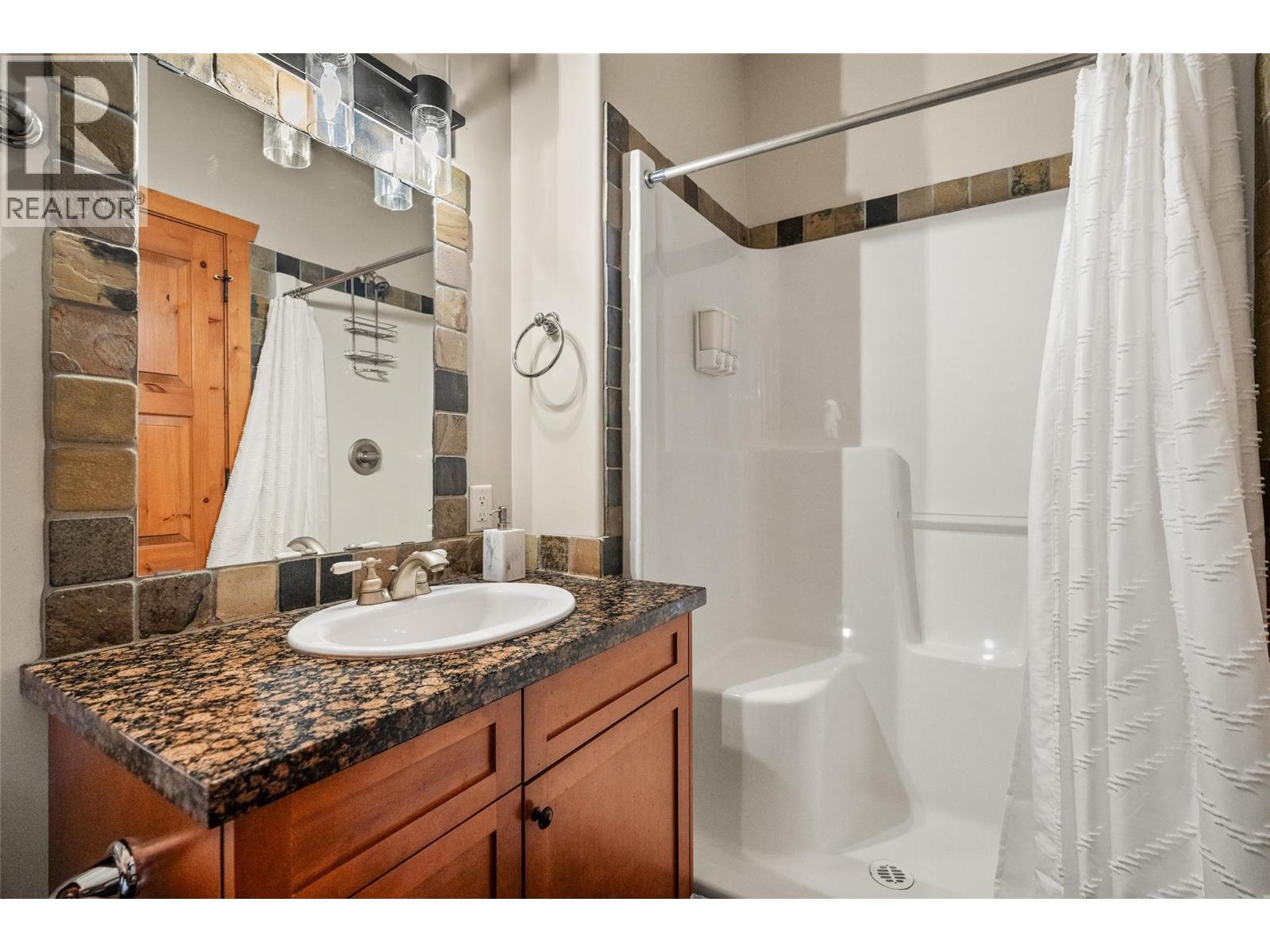 1802 GREYWOLF Drive - Image 20