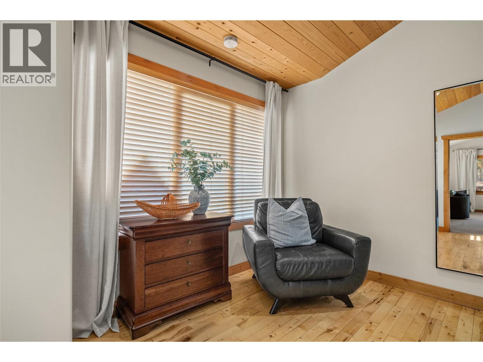 1802 GREYWOLF Drive - Image 22