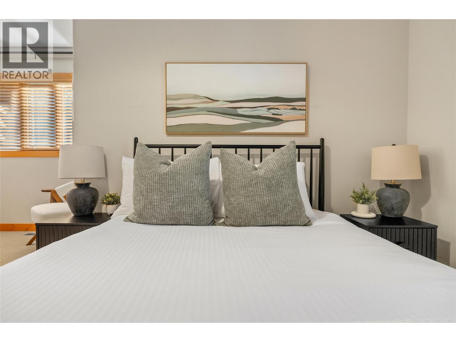1802 GREYWOLF Drive - Image 36
