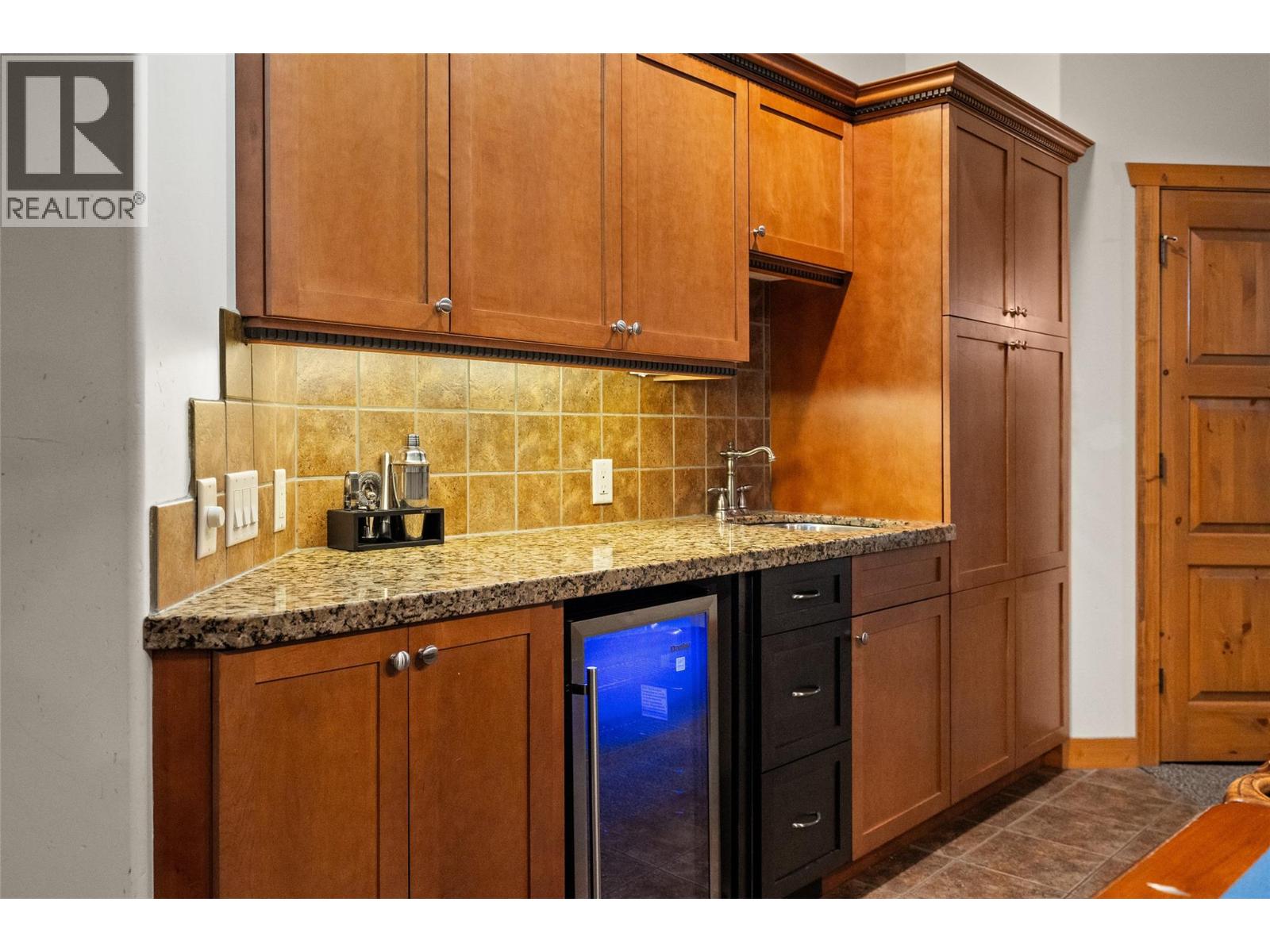 1802 GREYWOLF Drive - Image 45
