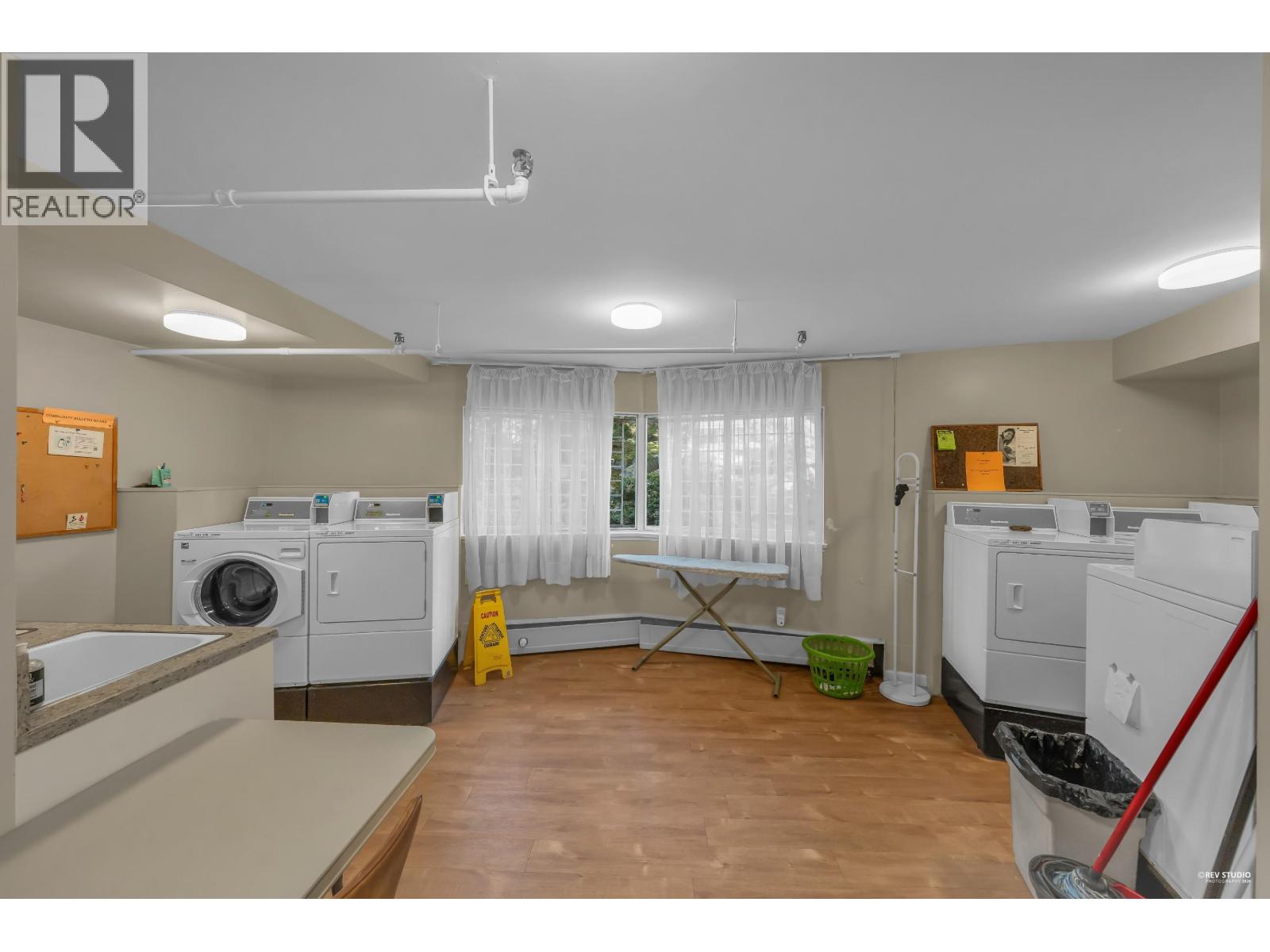 404 1930 MARINE DRIVE, West Vancouver
